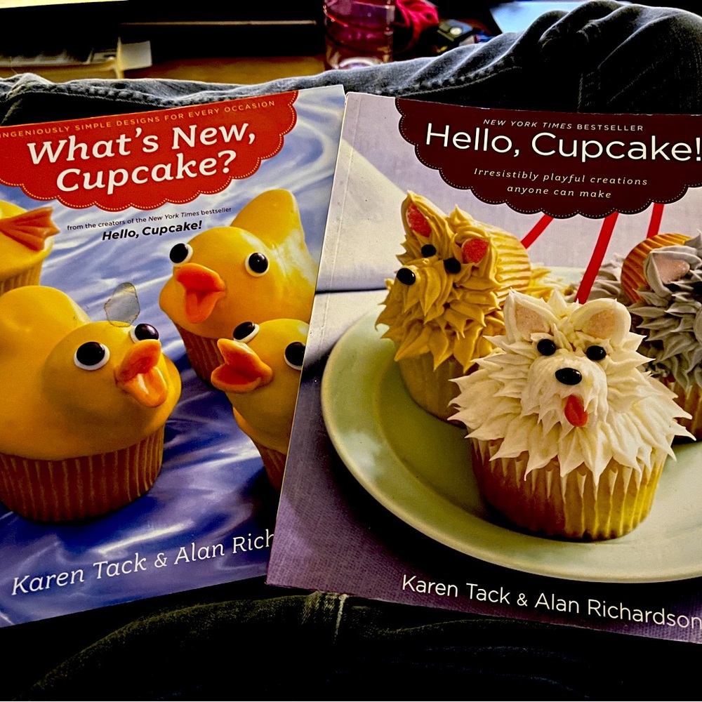 What’s up cupcake and hello cupcakes cookbooks